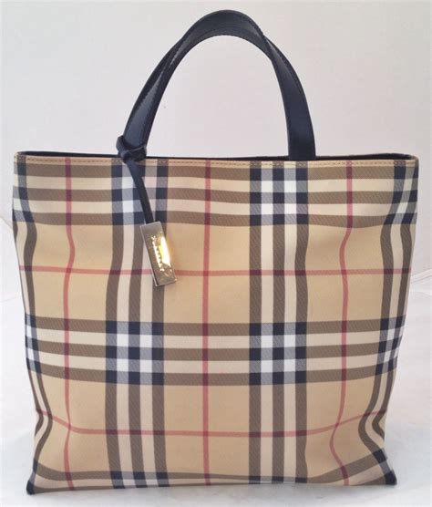 secchiello burberry prezzo